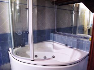 Vasca con idromassaggio Appartamento a Podere Marcampo